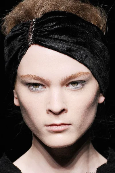 Look 150